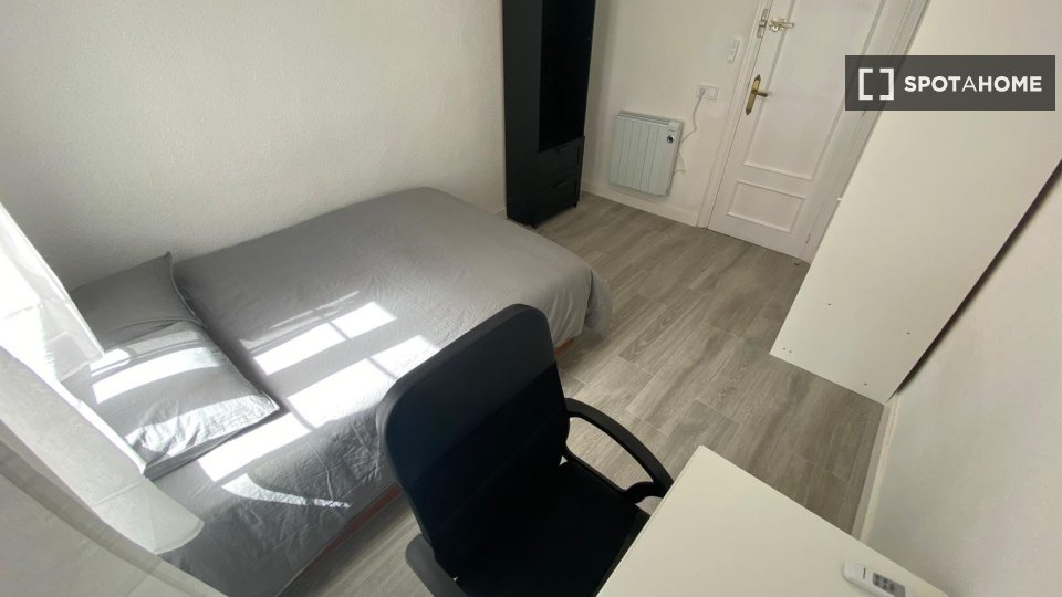 Double room Madrid, 4 beds — photo 6