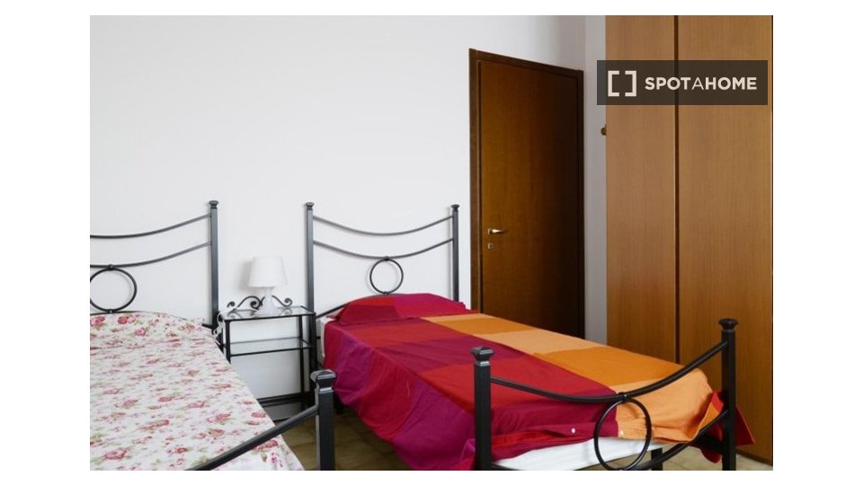 Double room Milan, 5 beds — photo 15