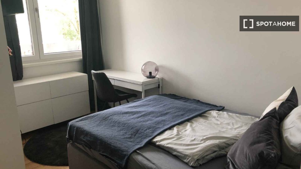 Double room Berlin, 3 beds, 116m² — photo 8