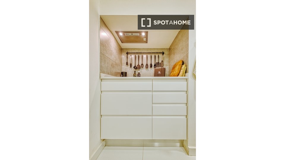 Apartment Lisbon, 1 bed, 70m² — photo 7