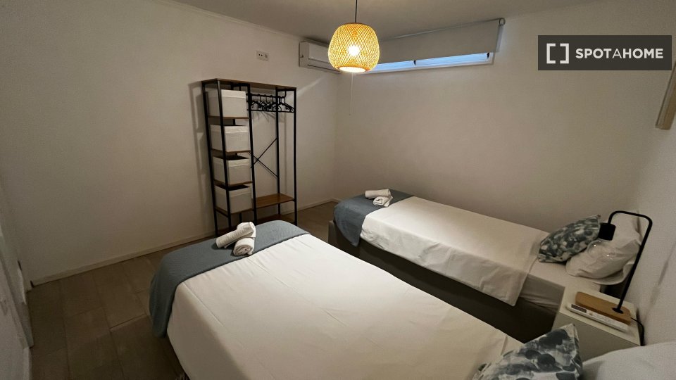 Double room Porto, 3 beds, 85m² — photo 24