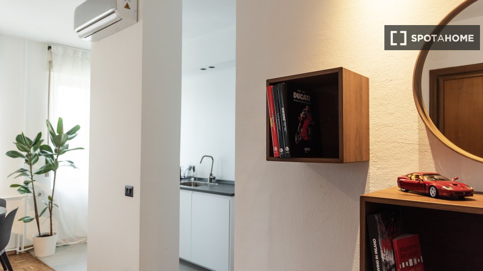 Apartment Milan, 2 beds, 70m² — photo 8