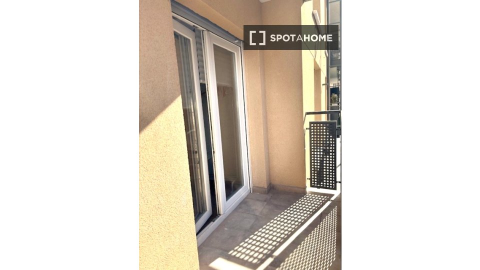 Double room Madrid, 8 beds, 170m² — photo 13