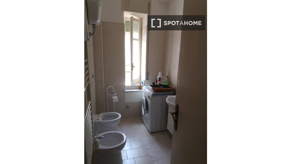 Double room Naples, 3 beds — photo 4