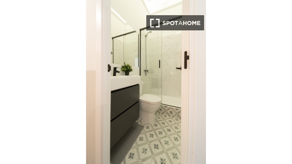 Double room Barcelona, 9 beds, 200m² — photo 19