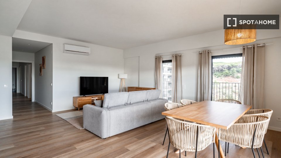 Apartment Lisbon, 3 beds, 118m² — photo 12