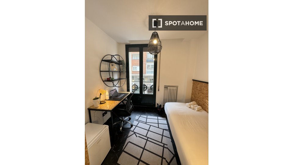 Double room Madrid, 20 beds, 5000m² — photo 16