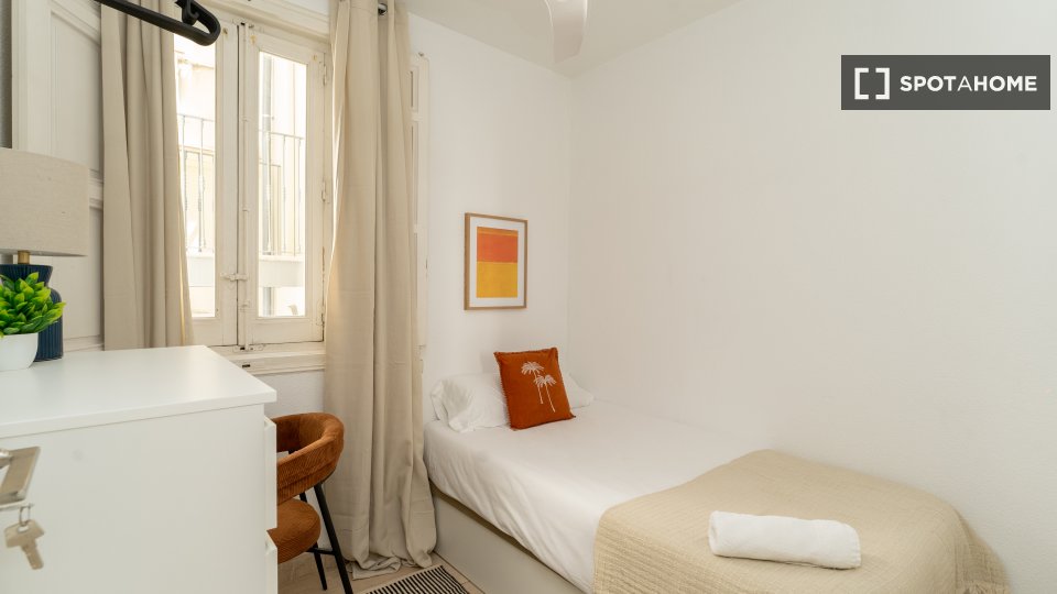 Double room Madrid, 7 beds — photo 2