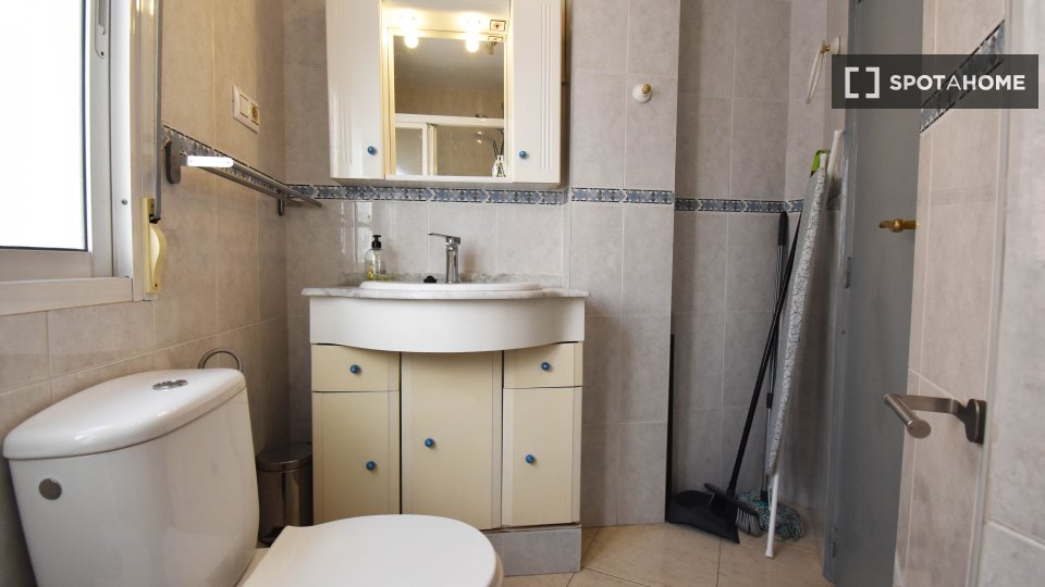 Apartment Malaga, 3 beds, 68m² — photo 11