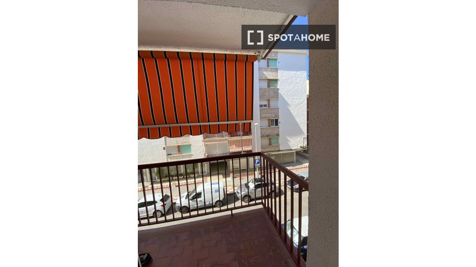 Double room Barcelona, 3 beds, 12m² — photo 5