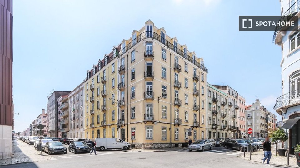 Double room Lisbon, 6 beds — photo 9