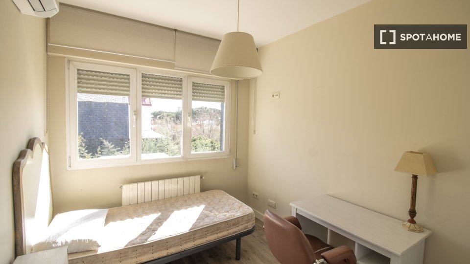 Double room Madrid, 15 beds — photo 15