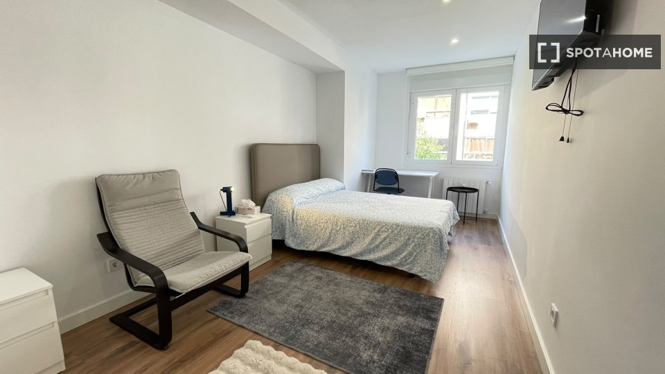 Double room Madrid, 6 beds — photo 8