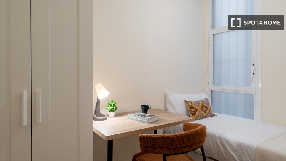 Double room Madrid, 9 beds — photo 16