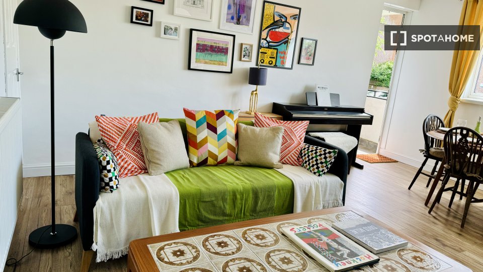 Apartment London, 2 beds, 69m² — photo 3