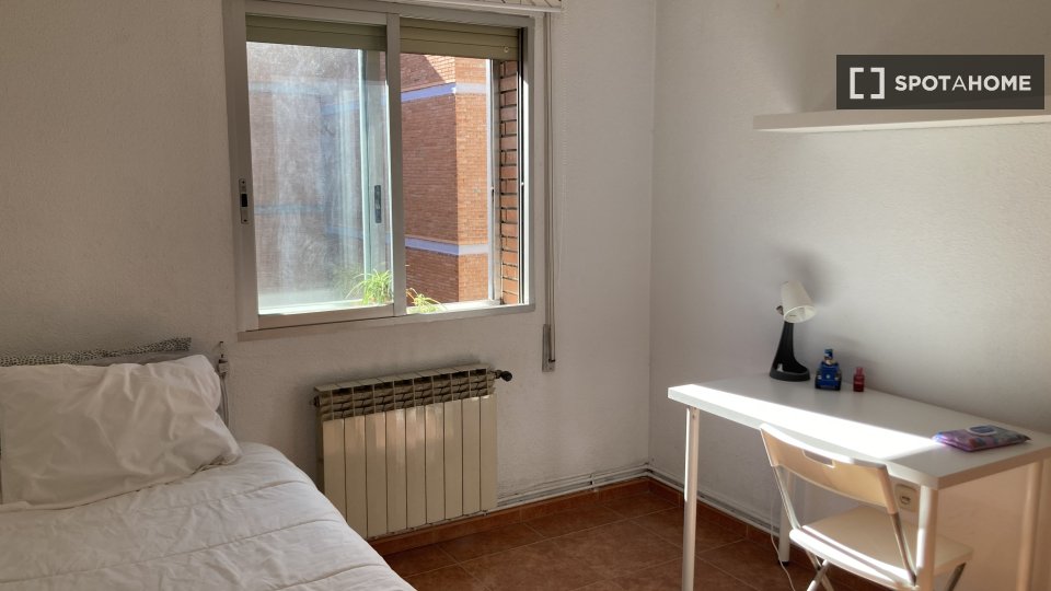 Double room Madrid, 4 beds — photo 21