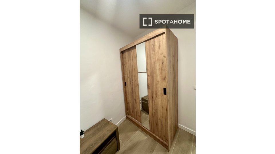 Double room Barcelona, 4 beds, 70m² — photo 28