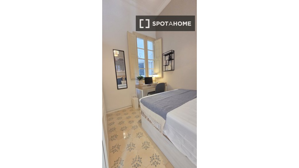 Double room Barcelona, 7 beds, 210m² — photo 10