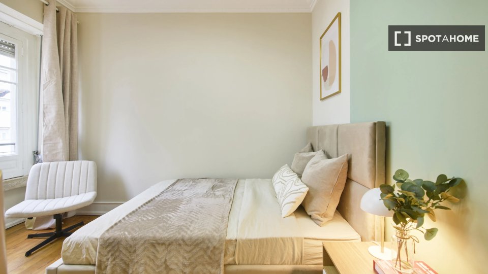 Double room Lisbon, 6 beds — photo 11
