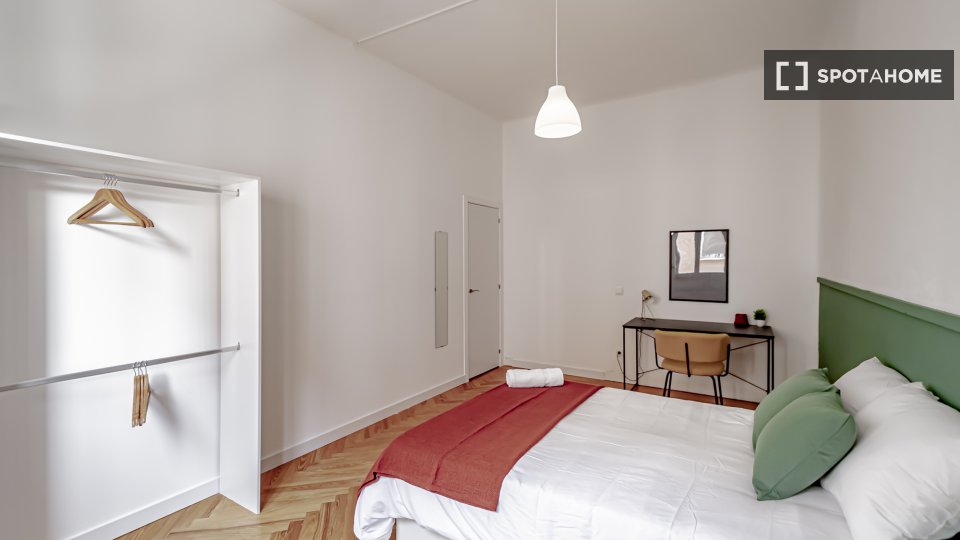 Double room Madrid, 8 beds — photo 17