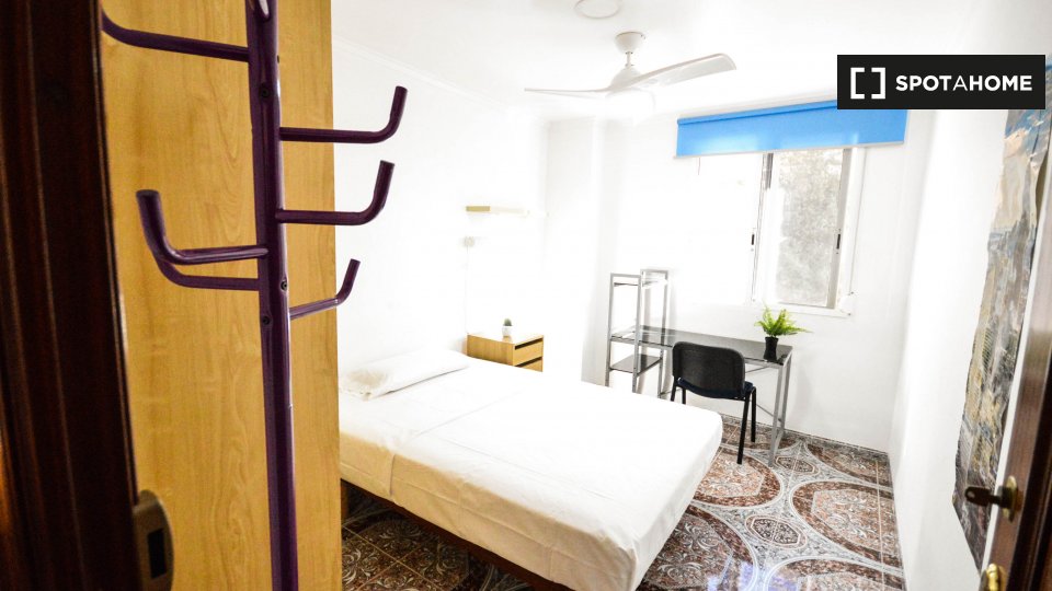 Double room Valencia, 4 beds, 95m² — photo 1