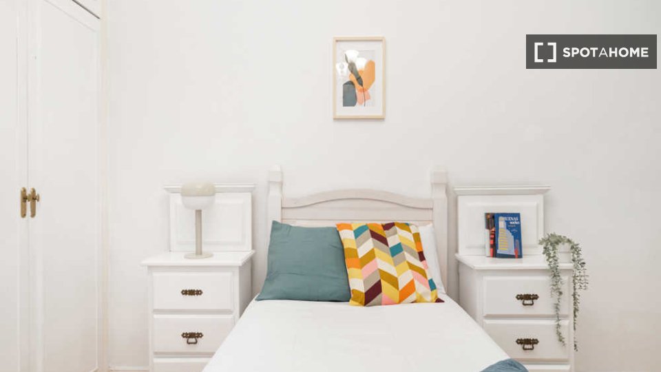 Double room Madrid, 7 beds — photo 36