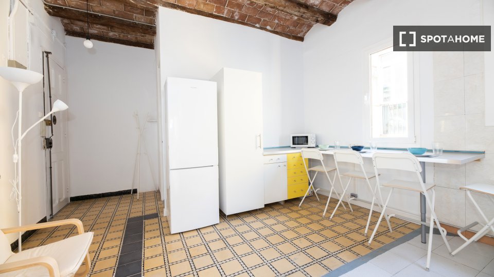 Double room Barcelona, 4 beds, 75m² — photo 15