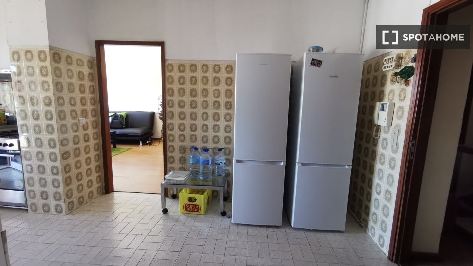 Double room Porto, 5 beds, 150m² — photo 16