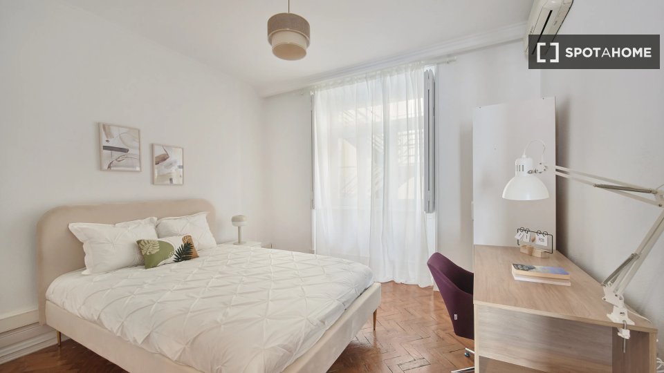 Double room Lisbon, 8 beds — photo 1