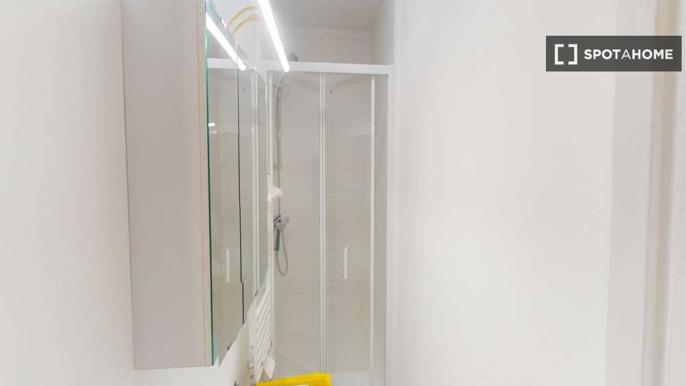 Double room Paris, 5 beds, 50m² — photo 7
