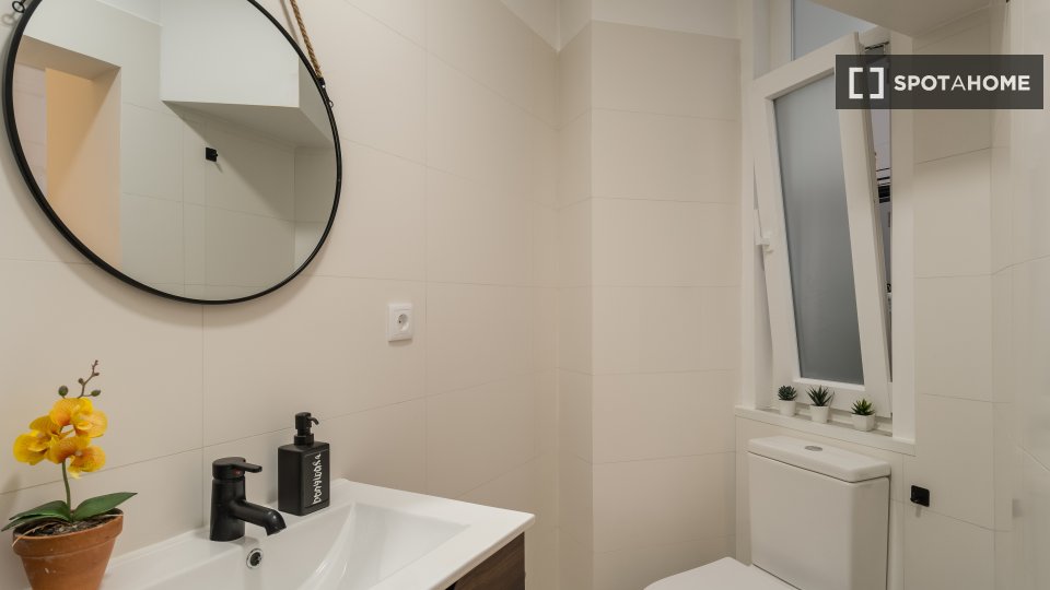 Double room Lisbon, 6 beds — photo 28