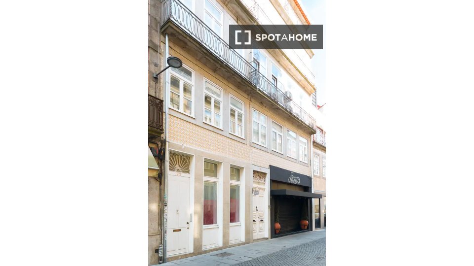 Apartment Porto, 1 bed, 45m² — photo 1