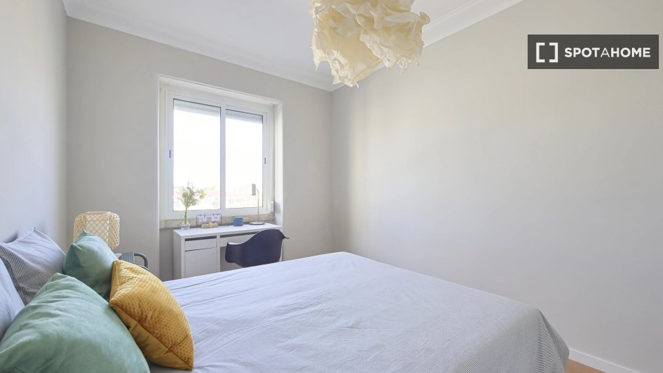 Double room Lisbon, 6 beds — photo 13
