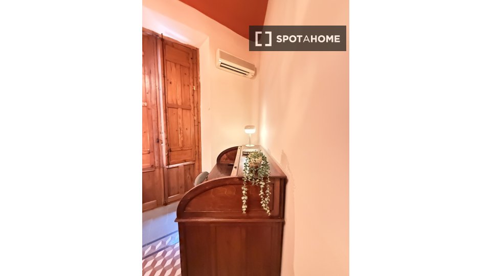 Double room Granada, 1 bed — photo 13