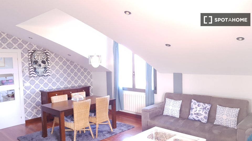 Apartment Santander, 3 beds, 228m² — photo 1