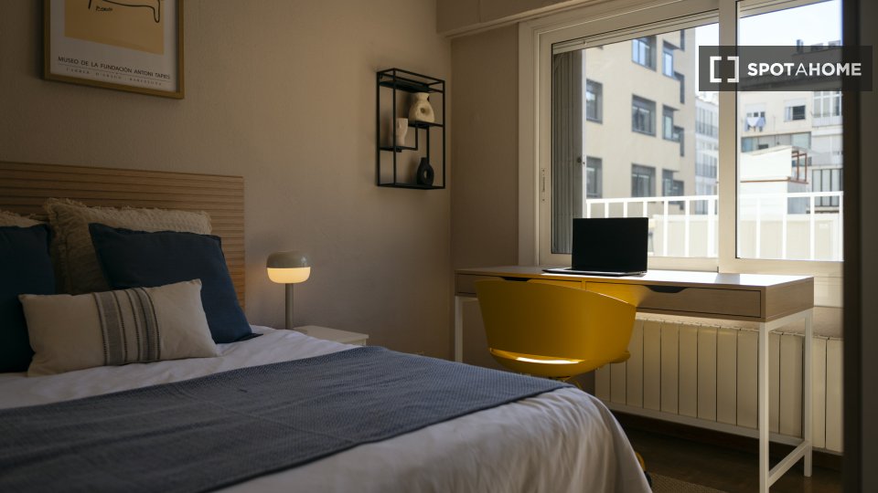 Double room Barcelona, 5 beds, 100m² — photo 2