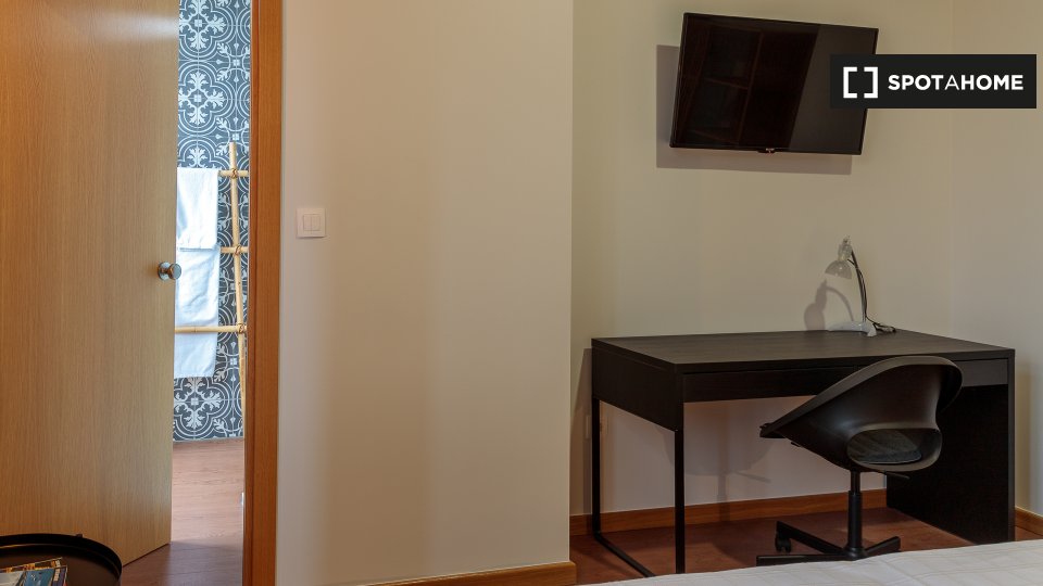 Double room Porto, 7 beds, 250m² — photo 4