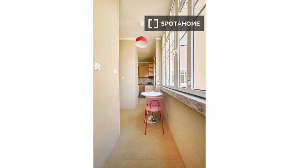 Double room Lisbon, 6 beds — photo 19