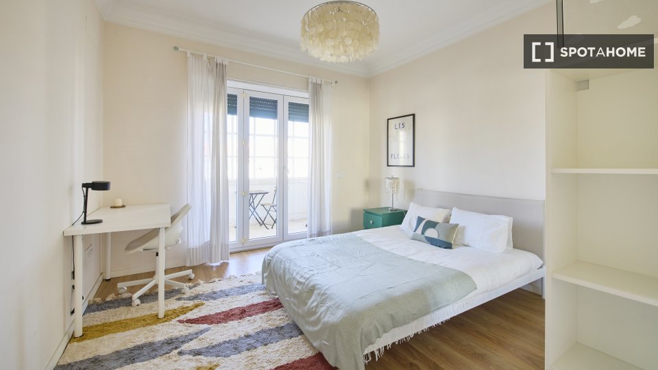 Double room Lisbon, 4 beds — photo 8
