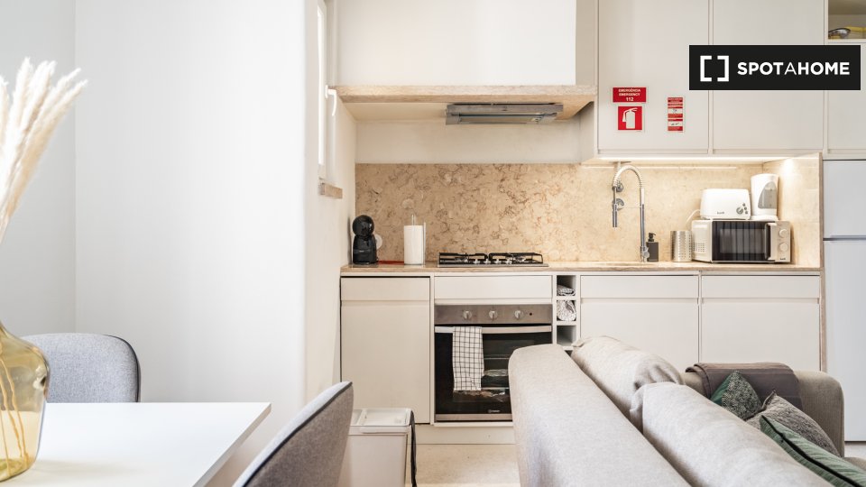 Apartment Lisbon, 1 bed — photo 1