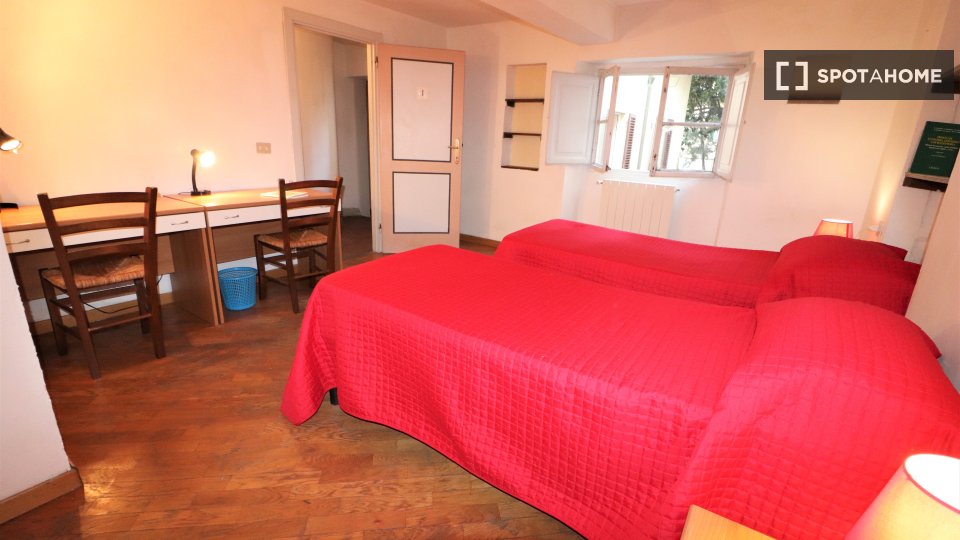 Double room Florence, 6 beds, 200m² — photo 17