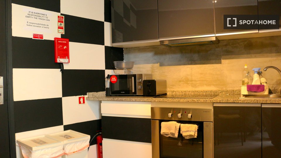Double room Porto, 6 beds, 300m² — photo 29