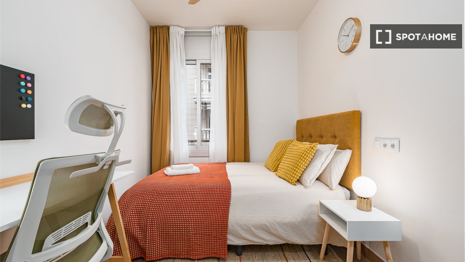 Double room Barcelona, 6 beds, 120m² — photo 88