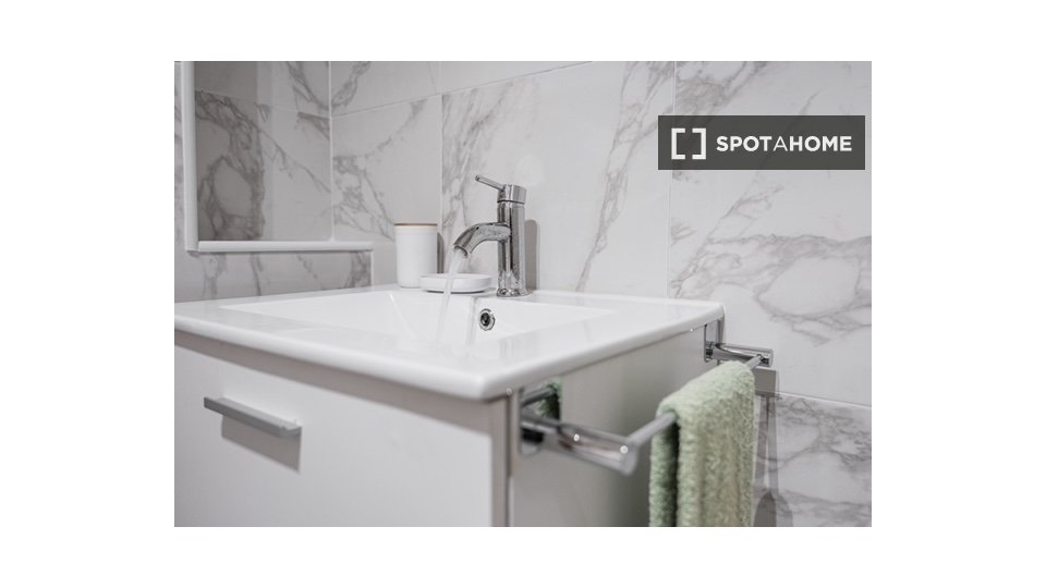 Double room Porto, 2 beds, 120m² — photo 7