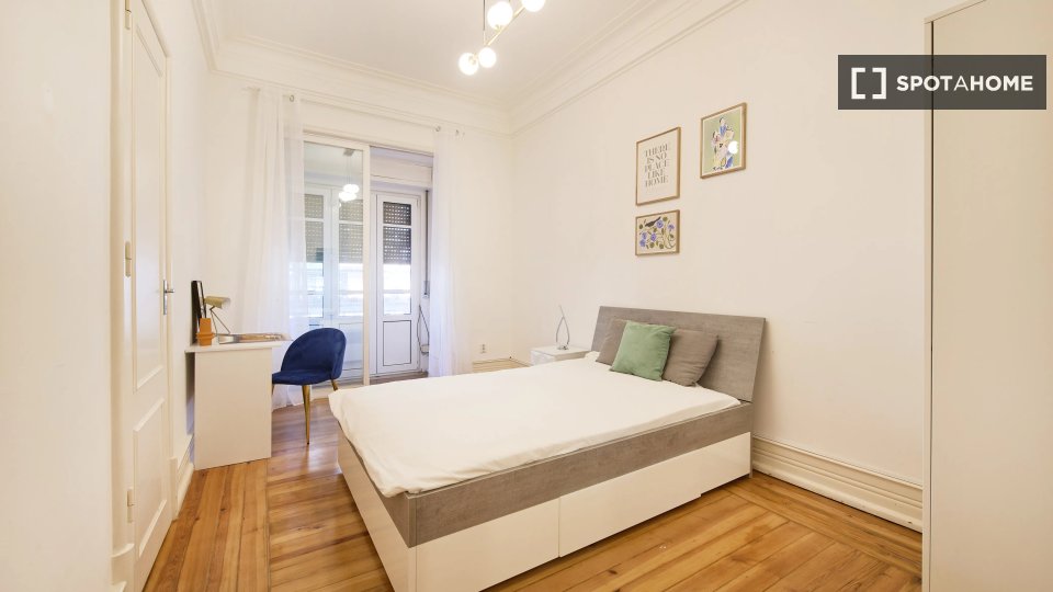 Double room Lisbon, 9 beds — photo 1