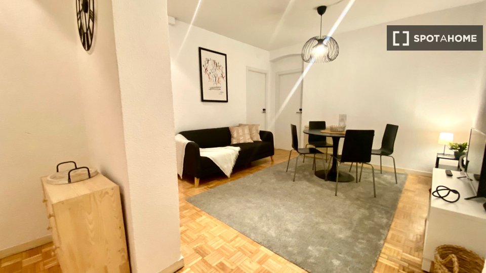 Double room Madrid, 5 beds — photo 14