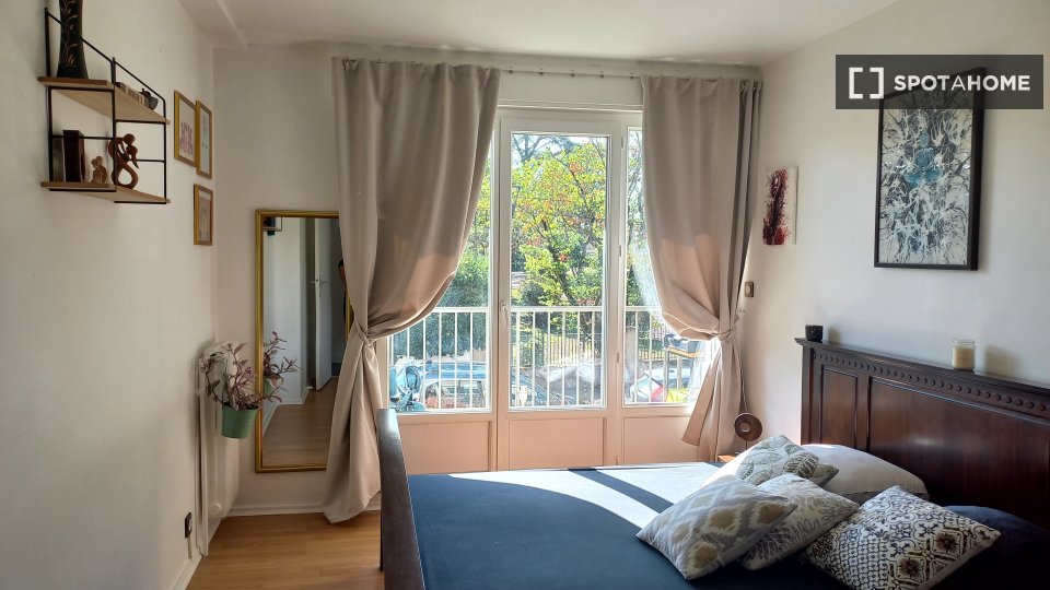 Double room Lyon, 2 beds, 54m² — photo 1