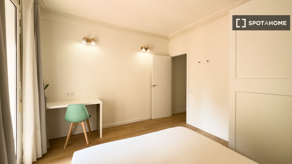Apartment Barcelona, 2 beds, 54m² — photo 13