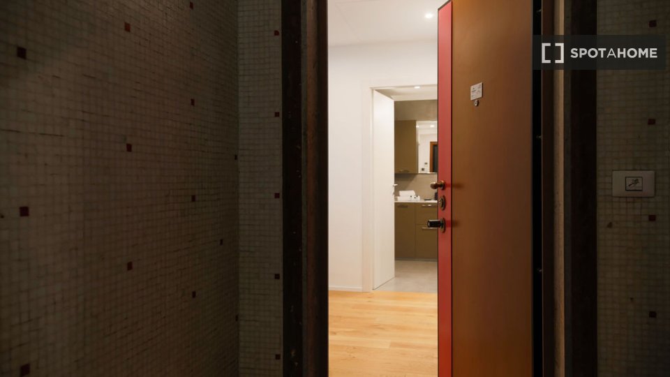 Apartment Milan, 1 bed, 57m² — photo 1