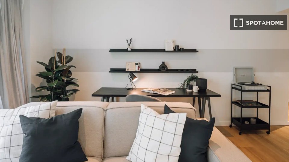 Apartment Lisbon, 1 bed — photo 17